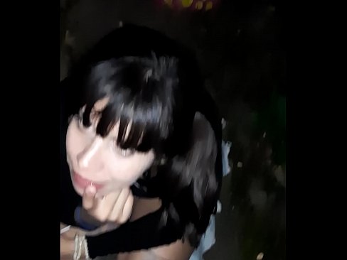 ❤️ रस्त्यावर कँडीच्या बदल्यात लिंग सुजले ❌ आमच्याकडे ﹏